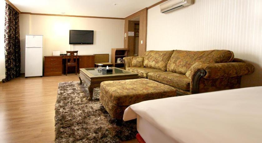 צ'אנגוון Hotel Olympic מראה חיצוני תמונה