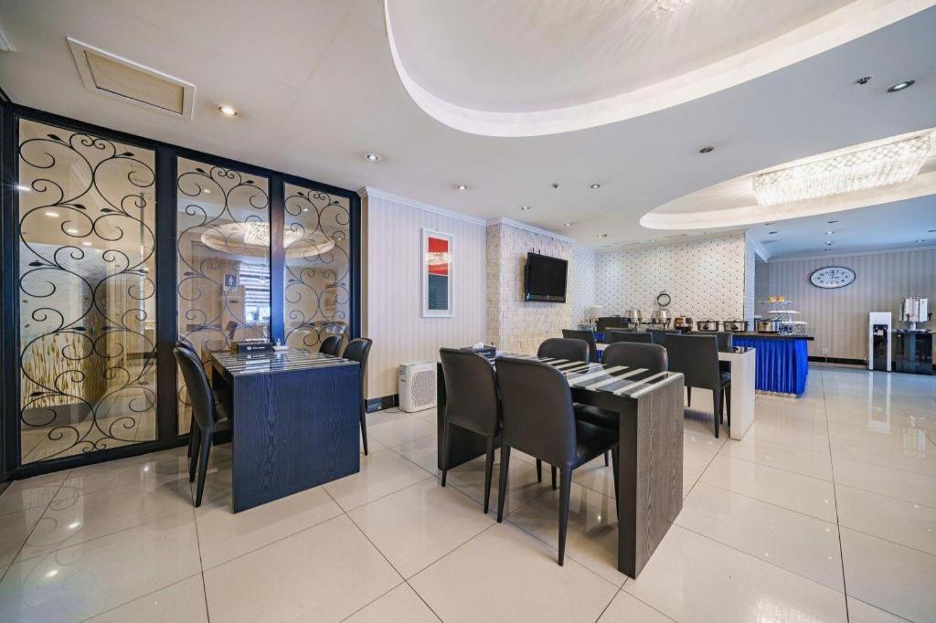 צ'אנגוון Hotel Olympic מראה חיצוני תמונה