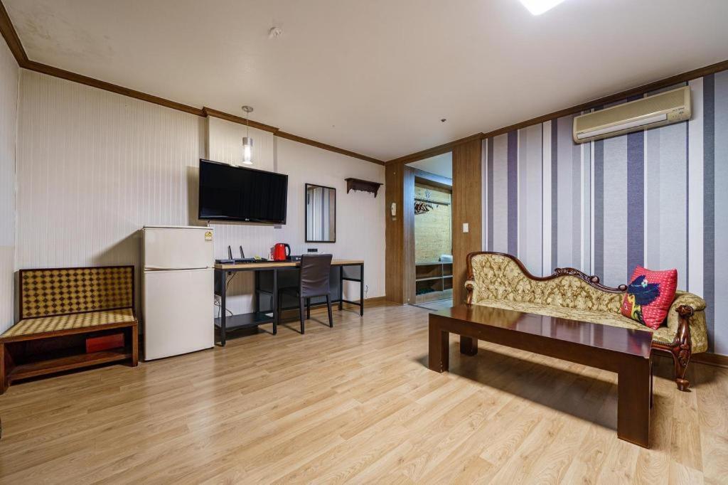צ'אנגוון Hotel Olympic מראה חיצוני תמונה