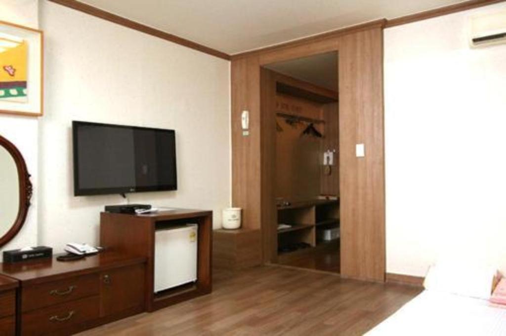 צ'אנגוון Hotel Olympic מראה חיצוני תמונה