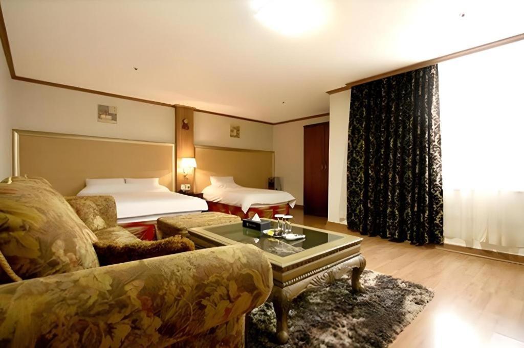 צ'אנגוון Hotel Olympic מראה חיצוני תמונה