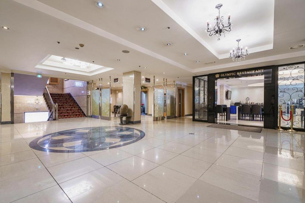 צ'אנגוון Hotel Olympic מראה חיצוני תמונה